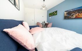 Noble Suite - Living & Work Place